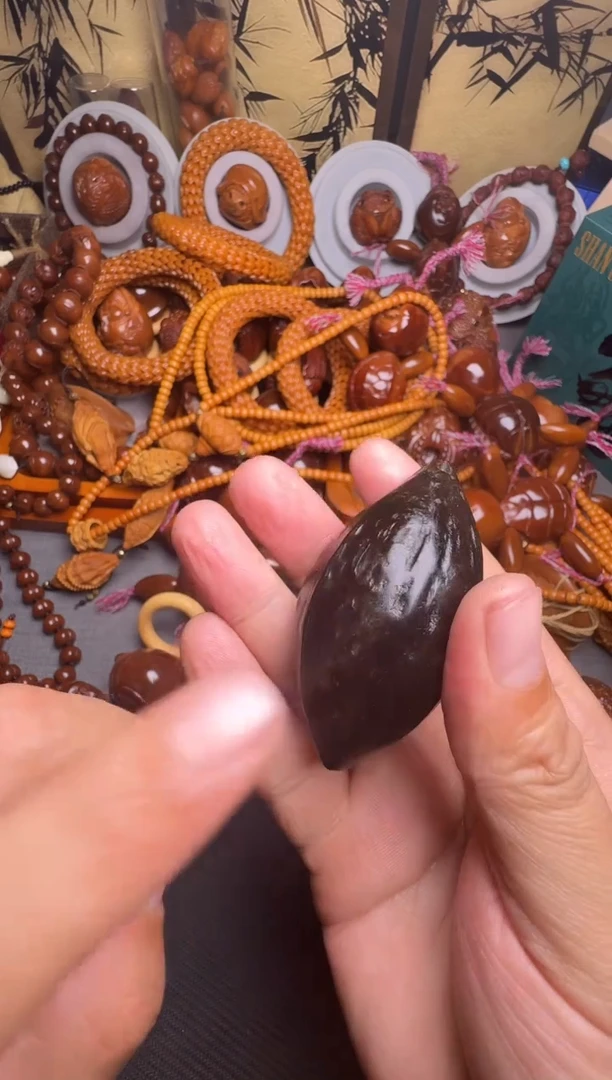 手串橄榄核?**?素核一个