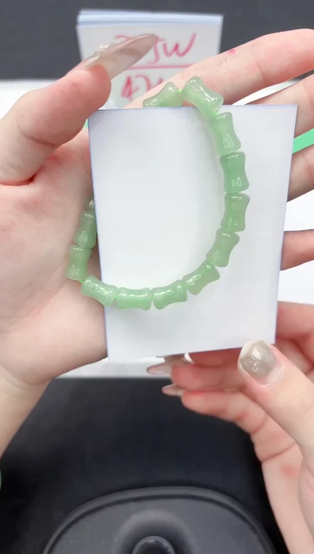 【闪购商品】石英质玉手镯未镶嵌0000