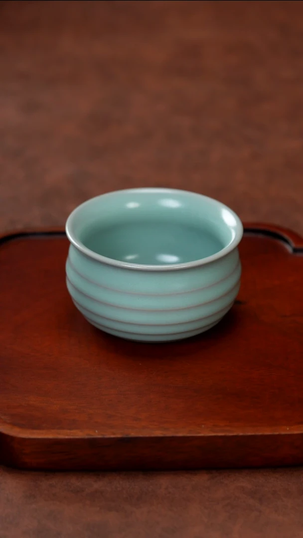 47            弦纹杯