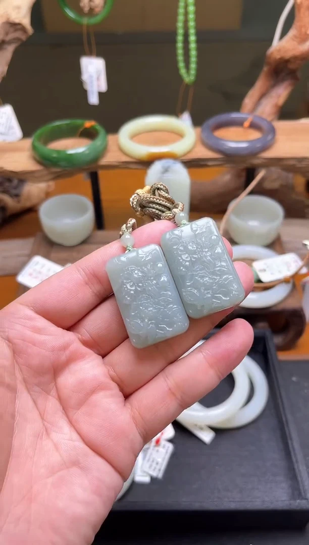 吊坠(不含链)未镶嵌和田玉吐拉牧场 花开富贵 多样性发一