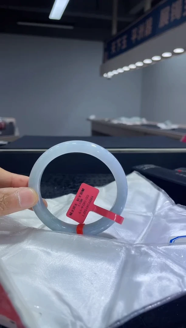 未镶嵌手镯翡翠5