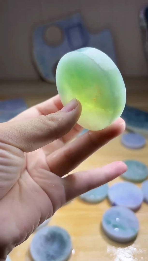 翡翠未镶嵌颈饰翡翠A货 姜谭555