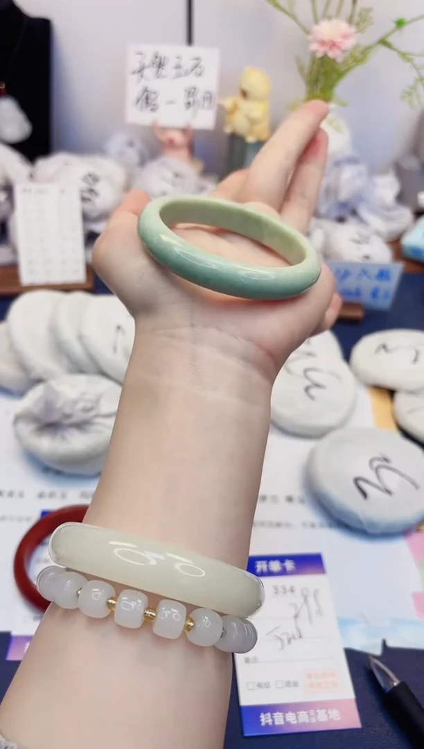 【闪购商品】石英质玉手镯未镶嵌334-翠玉-圈口52