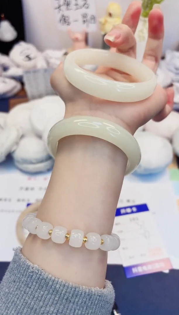 【闪购商品】石英质玉手镯未镶嵌380-玉兰白-圈口57