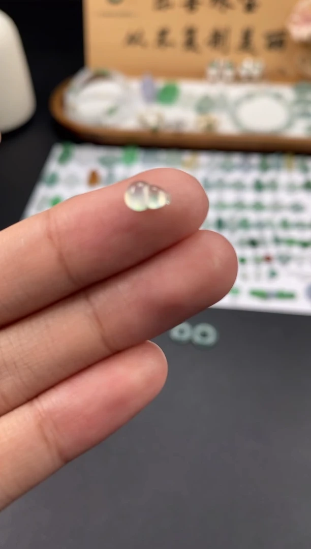 翡翠未镶嵌颈饰翡翠冰种葫芦