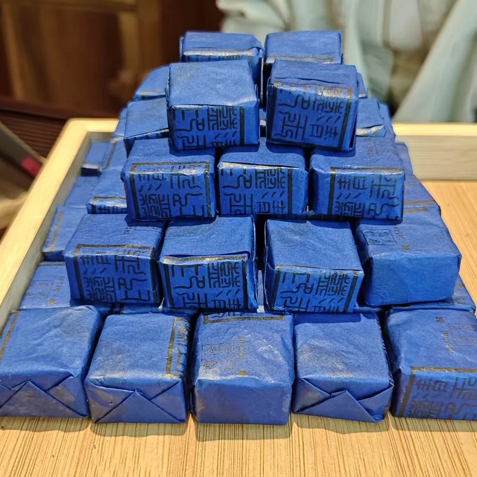 玉光扁监制【清玉蓝印】清玉印级系列  普洱茶生茶