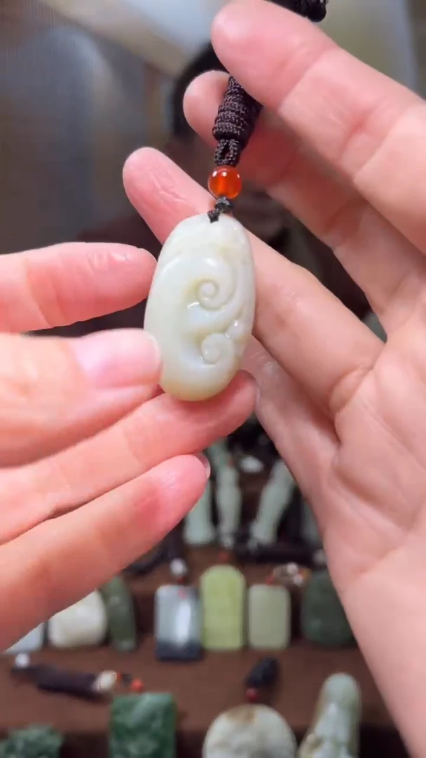 颈饰未镶嵌和田玉·