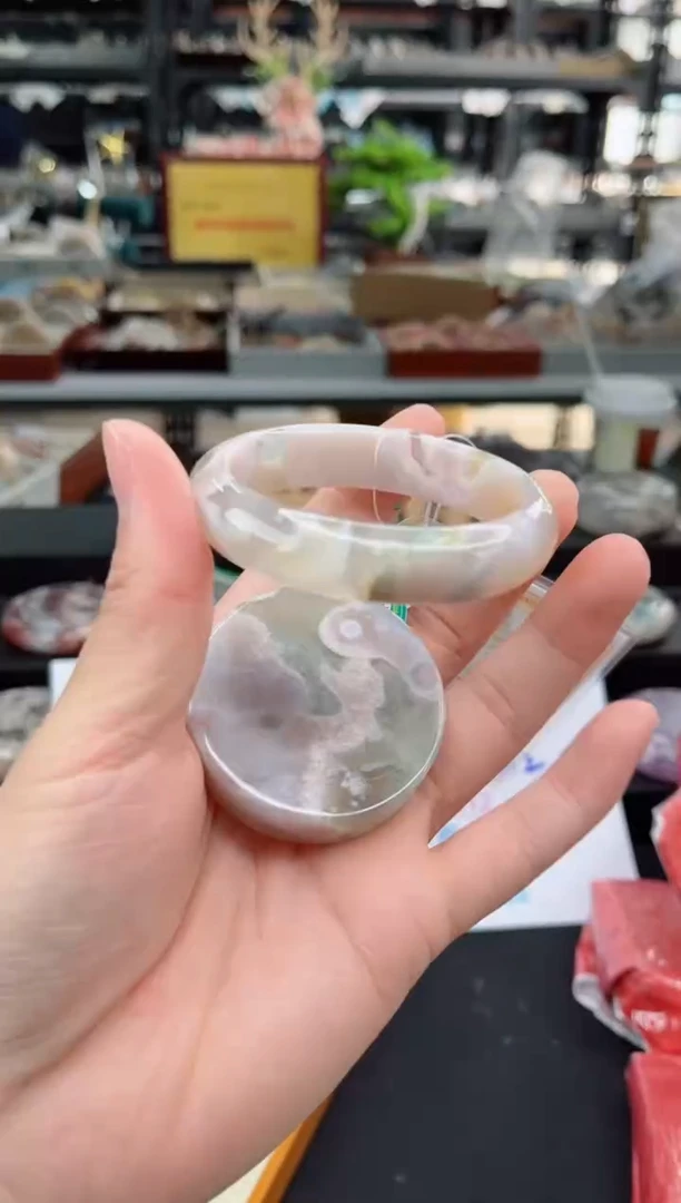 【闪购商品】石英质玉手镯未镶嵌52圈口（赠品镯心）1660140