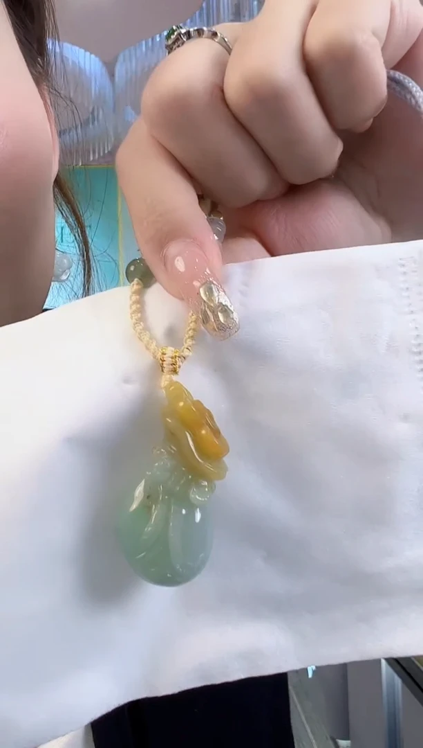 【闪购商品】翡翠颈饰未镶嵌翡翠钱袋子