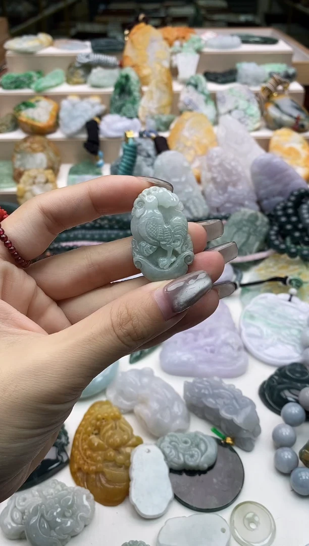颈饰未镶嵌翡翠1