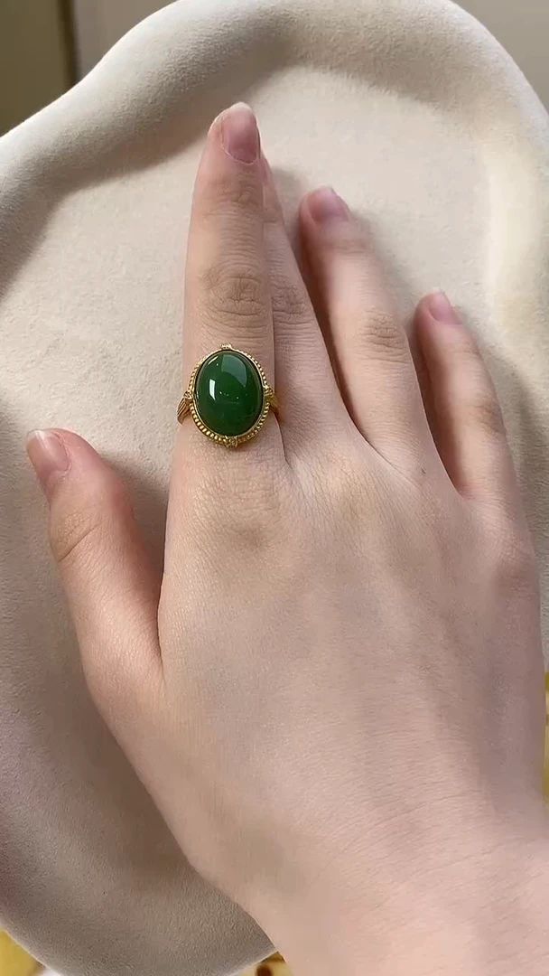 未镶嵌戒指和田玉（碧玉）戒指