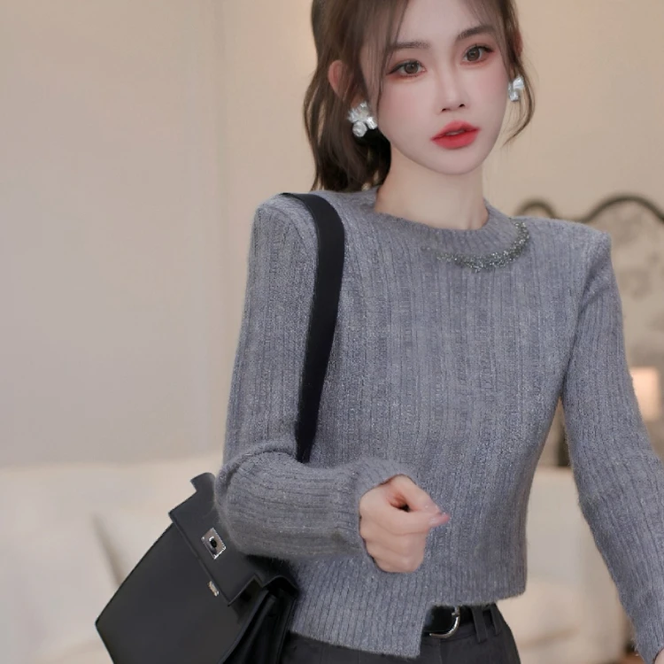 高级感咖色短款毛衣女秋冬2025新款法式时尚修身镶钻圆领针织上衣