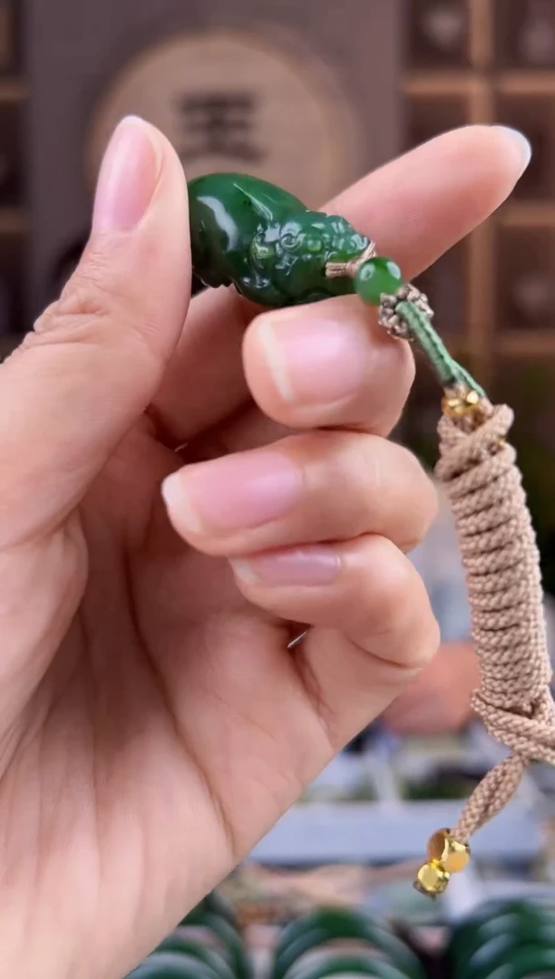 颈饰未镶嵌和田玉拍一发一，拍一发一