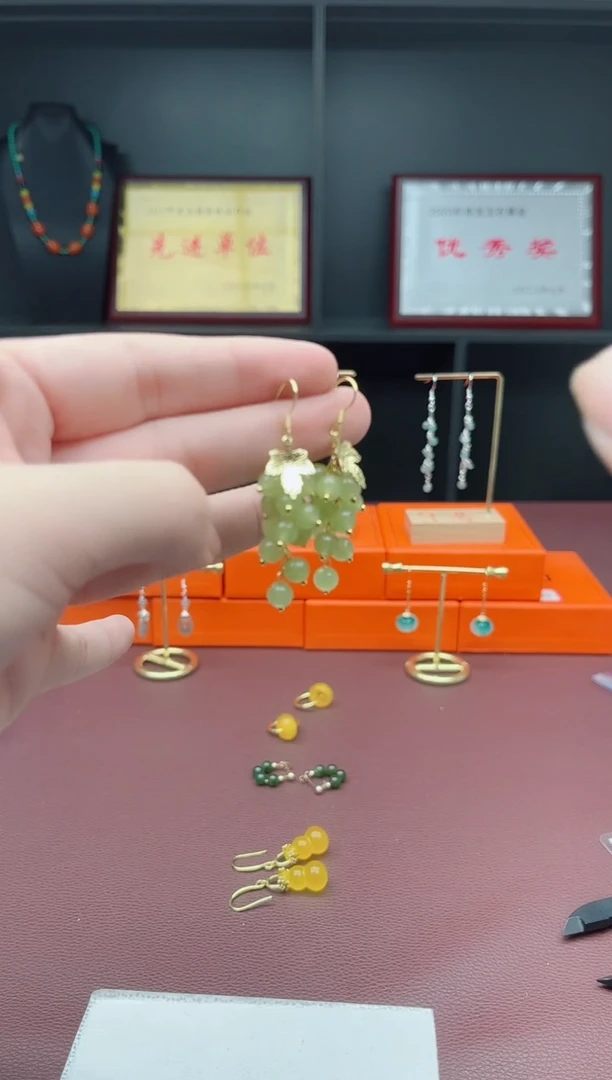 银S925镶嵌东陵石耳饰229