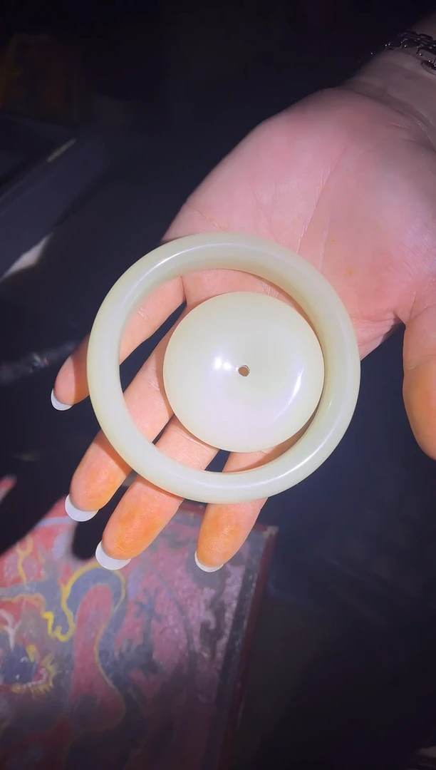 和田玉手镯未镶嵌和田玉手镯一只加无事平安扣 一套给