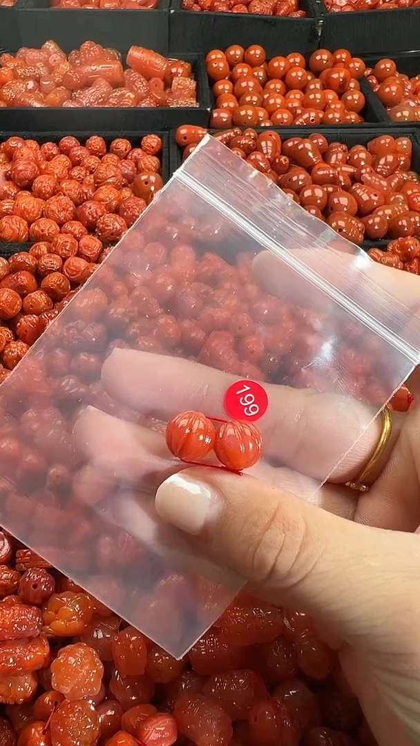 颈饰未镶嵌南红玛瑙1