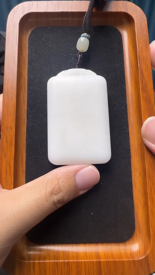 颈饰未镶嵌和田玉无事牌