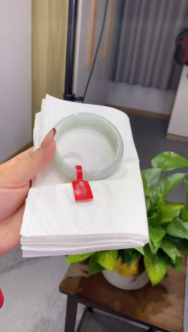 【闪购商品】翡翠手镯未镶嵌00007024