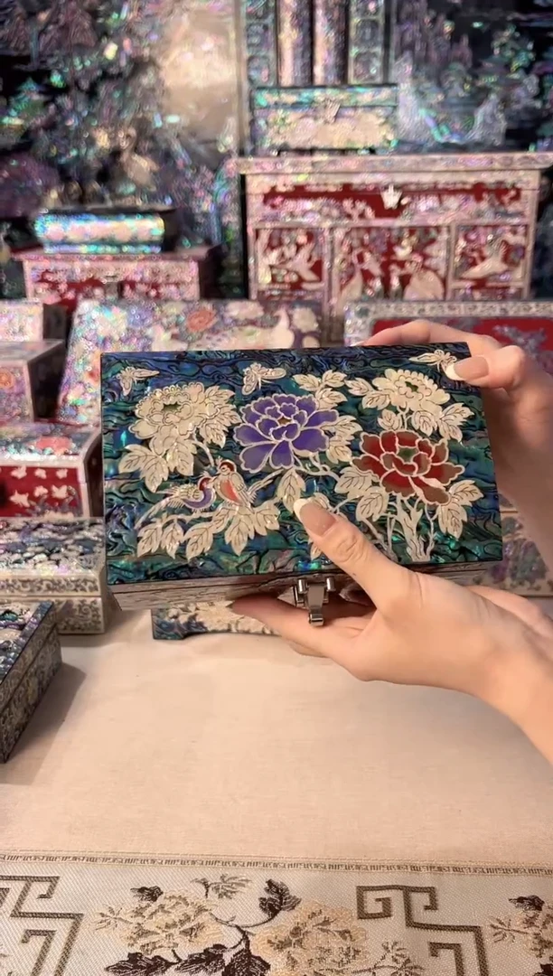 鱼锁七彩贝底·弘贝雅螺钿漆器文化馆