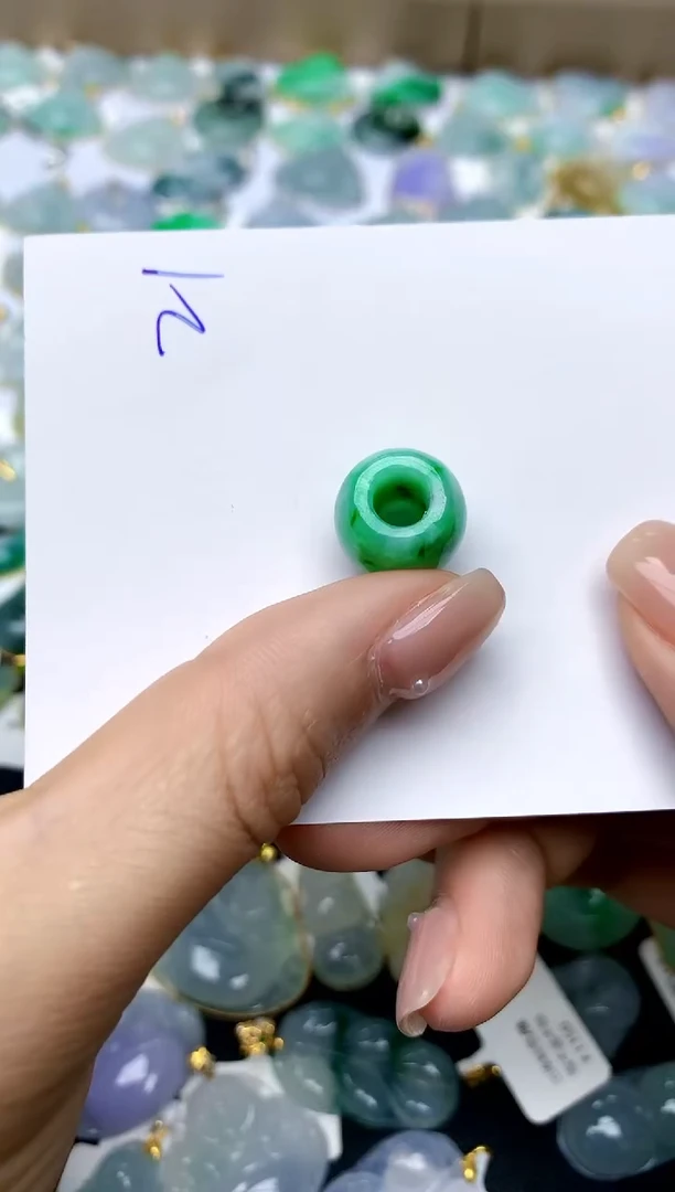 【闪购商品】翡翠颈饰未镶嵌天然A货翡翠