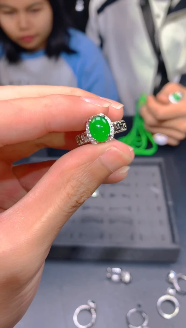 【闪购商品】定制翡翠未镶嵌26-定制翡翠-多样性发货（发其一）