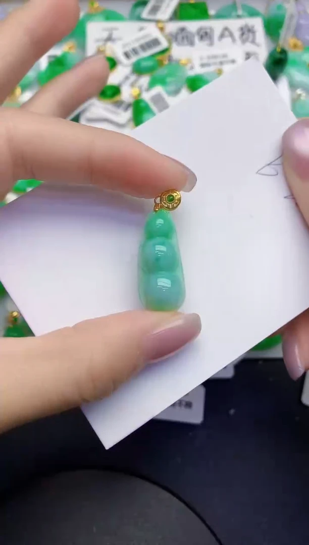 颈饰未镶嵌翡翠缅甸天然翡翠A货