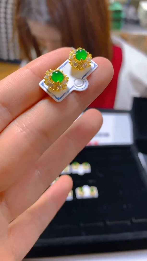 未镶嵌翡翠耳饰多样性发一