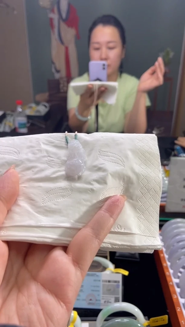 颈饰未镶嵌翡翠貔貅