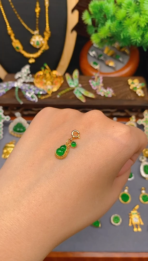 【闪购商品】翡翠吊坠(不含链)银S925镶嵌蛋面葫芦万能扣