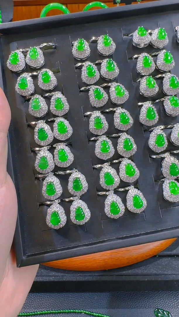 翡翠未镶嵌耳饰天然A货翡翠+多样性发其一