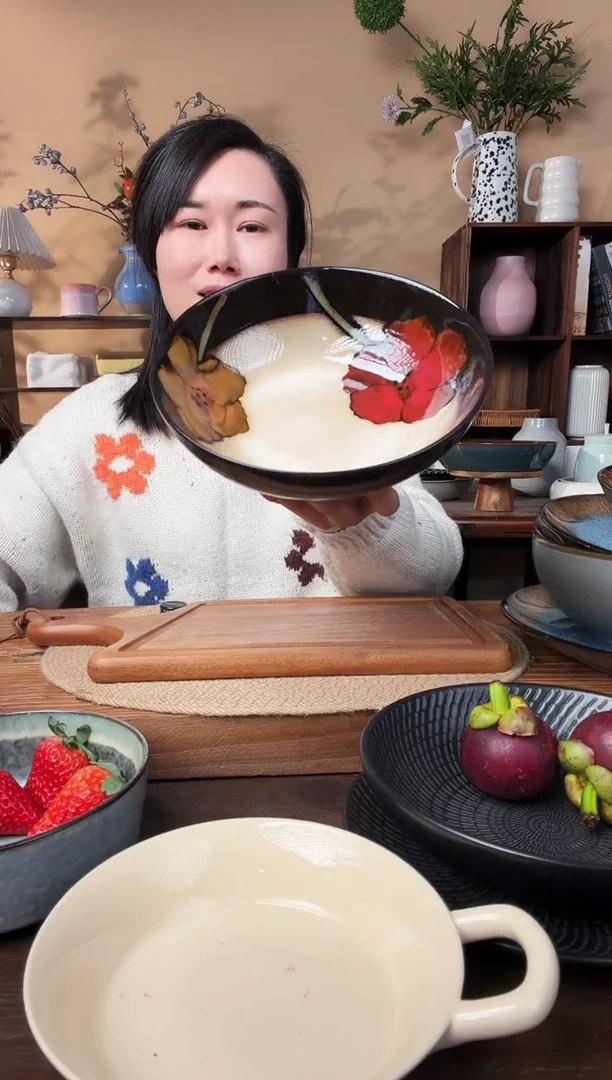 8英寸手绘花碗微瑕