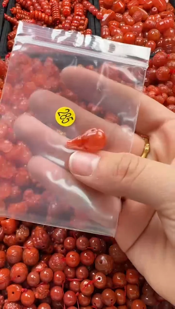 【闪购商品】南红玛瑙颈饰未镶嵌1