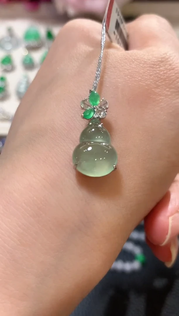 吊坠(不含链)18K金镶嵌翡翠z39