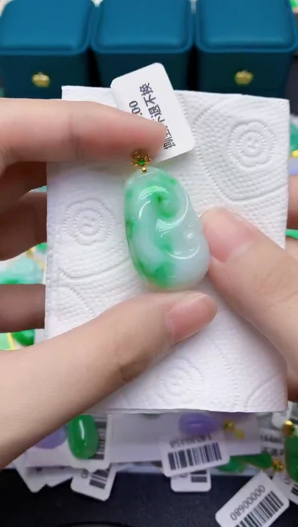 颈饰18K金镶嵌翡翠天然翡翠缅甸A货
