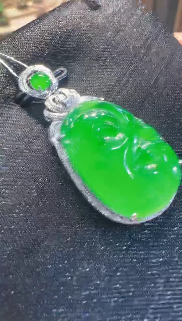 【闪购商品】翡翠吊坠(不含链)18K金镶嵌