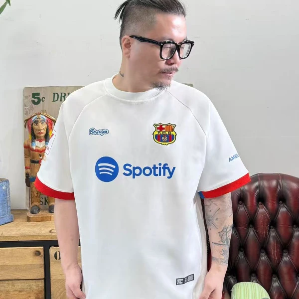 现货-巴萨白色10号短袖夏季足球服休闲速干刺绣印花