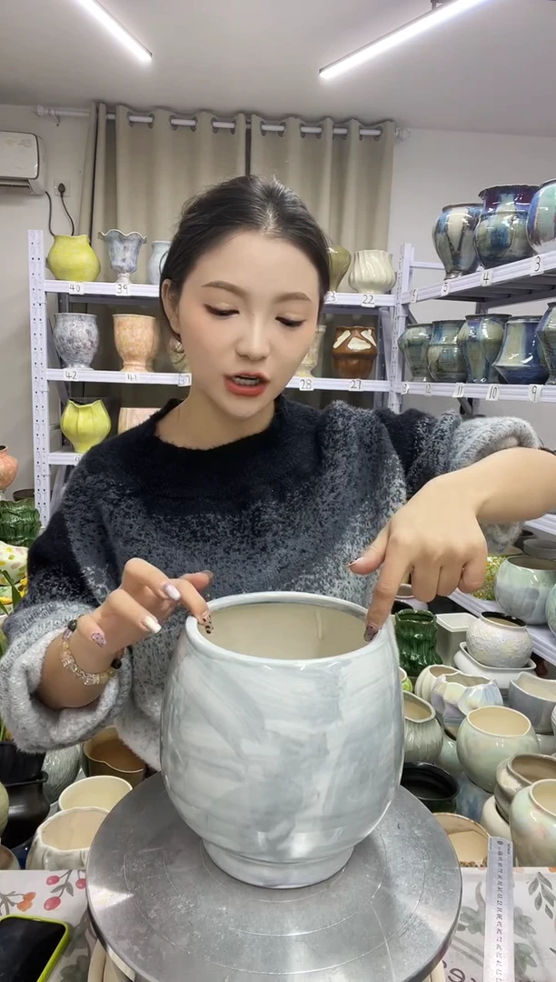 【花盆链接】  高 ：19 口：14