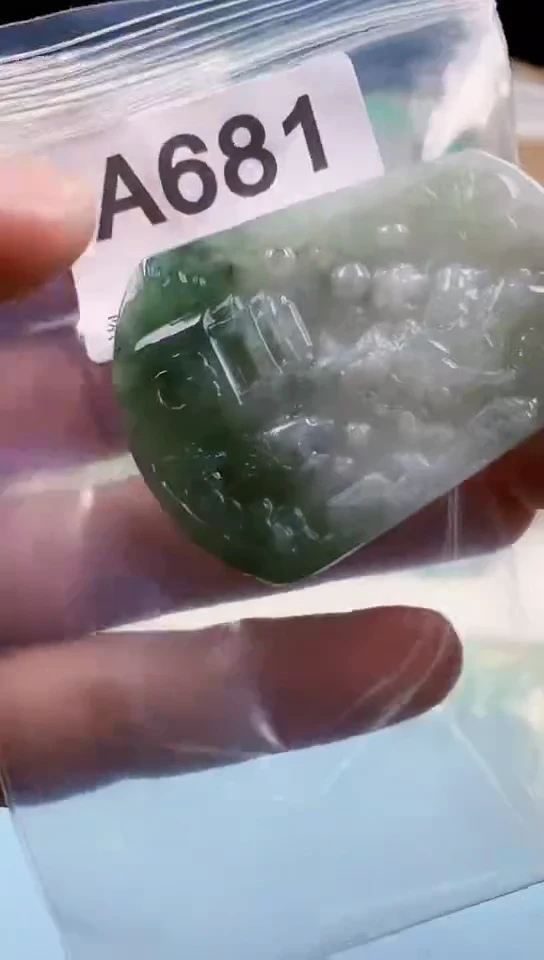 【闪购商品】翡翠挂件未镶嵌天然翡翠吊坠挂件