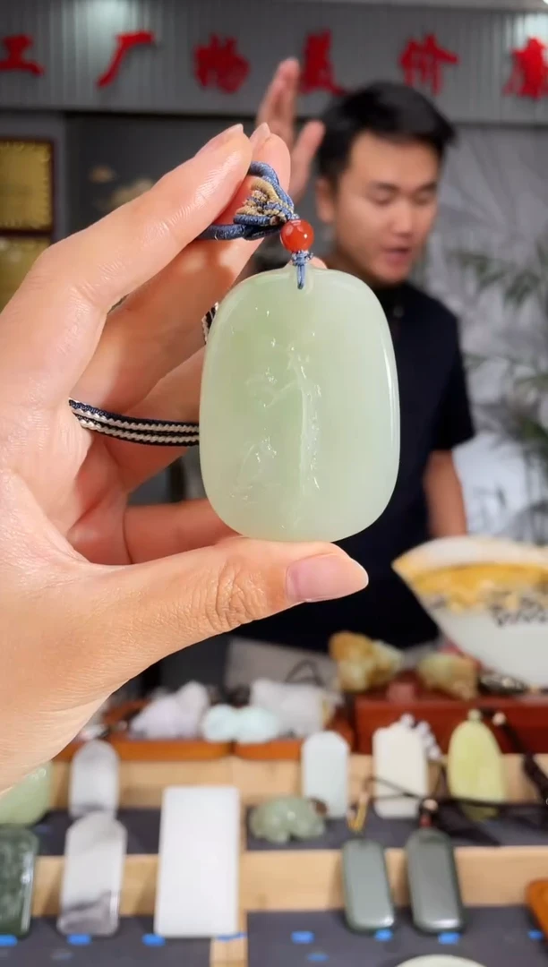 和田玉未镶嵌颈饰1