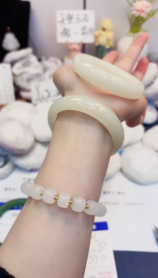 【闪购商品】石英质玉手镯未镶嵌7-玉兰白-圈口55