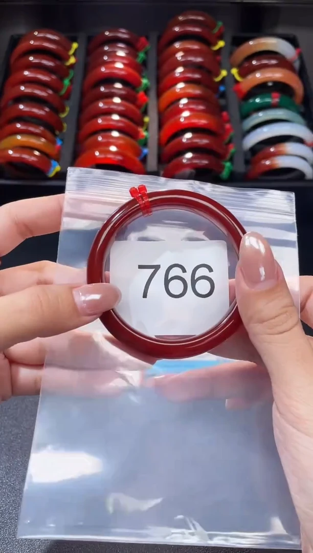 手镯玛瑙/玉髓未镶嵌54圈口*A766