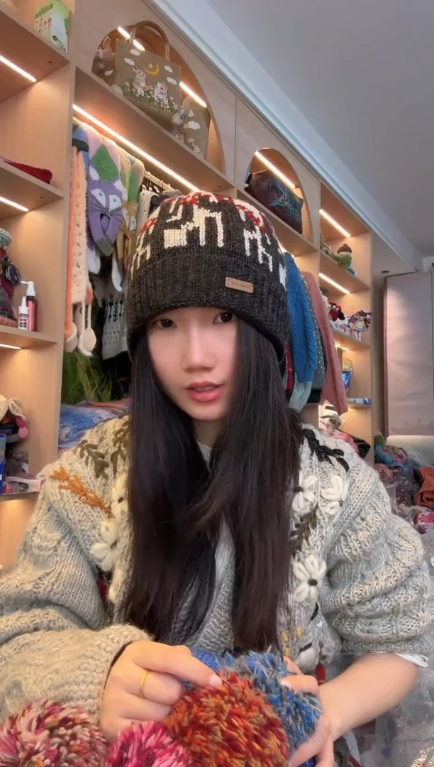 羊毛美利奴黑灰色仙人掌翻边冷帽