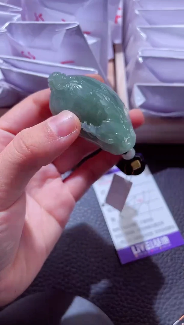 颈饰未镶嵌翡翠00003874