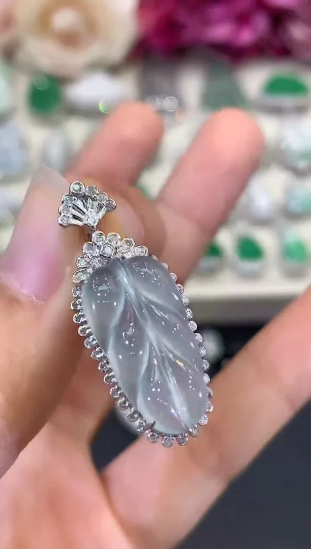 吊坠(不含链)18K金镶嵌翡翠B63