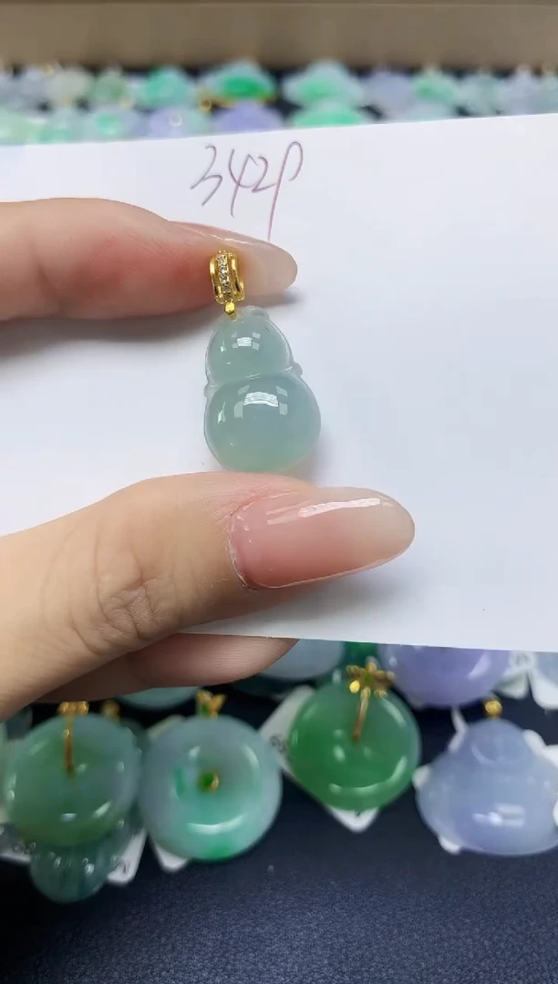 翡翠未镶嵌颈饰 天然缅甸翡翠A货