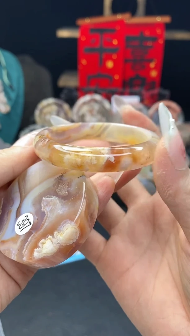 【闪购商品】石英质玉手镯（圆镯）未镶嵌53