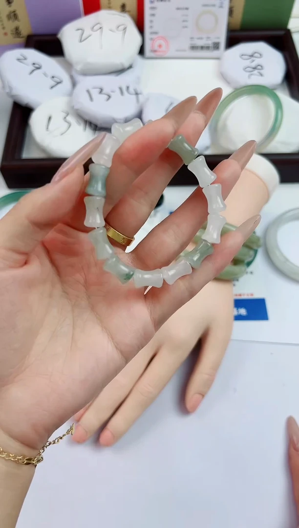 未镶嵌手镯石英质玉15