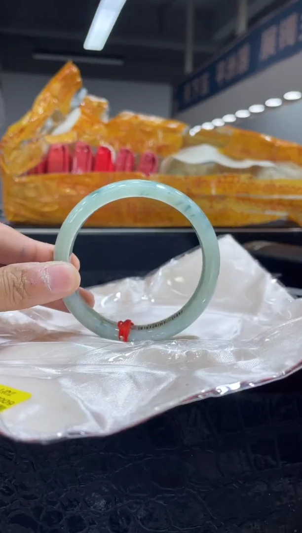 未镶嵌手镯翡翠18