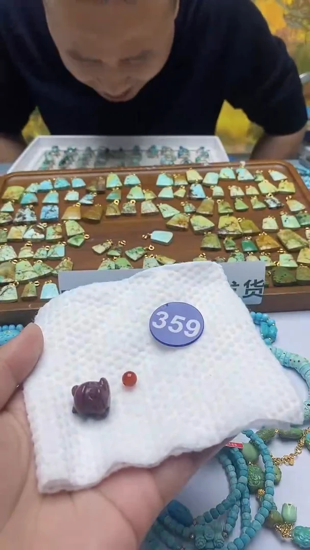 玛瑙/玉髓雕刻件未镶嵌359随机发