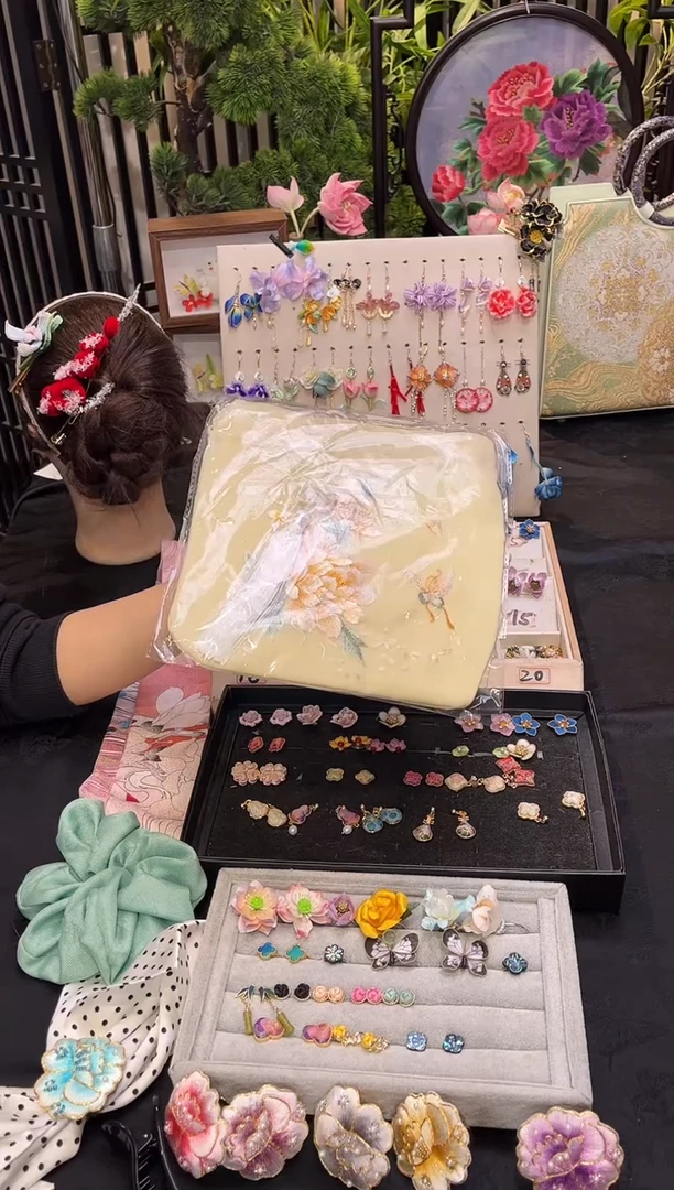 织绣王*胆福利款橘色牡丹花手机包